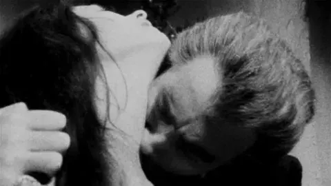 Vampir, Cuadecuc — Sede de la Filmoteca Andalucía en Granada: Biblioteca Pública - Sala Val del Omar