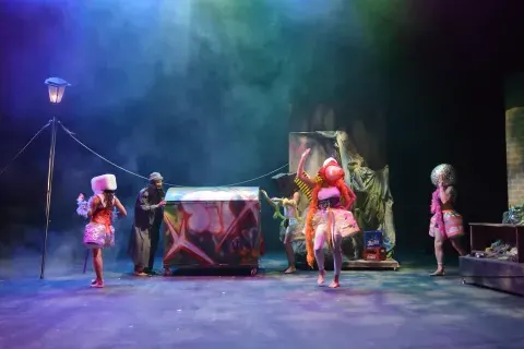 Maquinaria, Utilería, diseño y construcción de Escenografías_2027