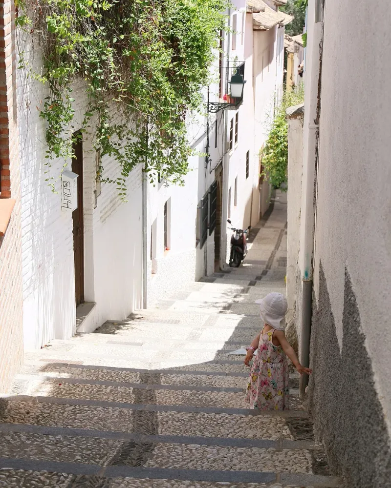 Calle del Albaicín en Granada