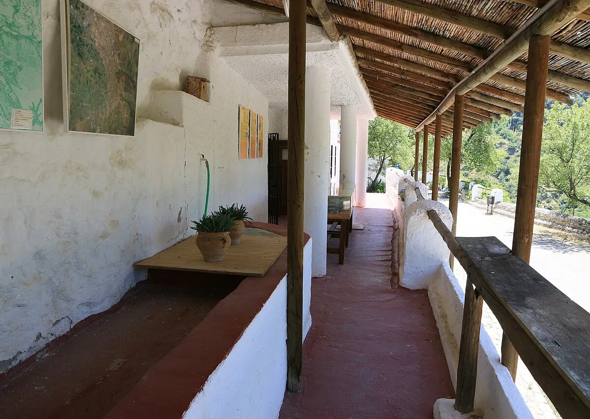 Centro de interpretación en las cuevas del Sacromonte