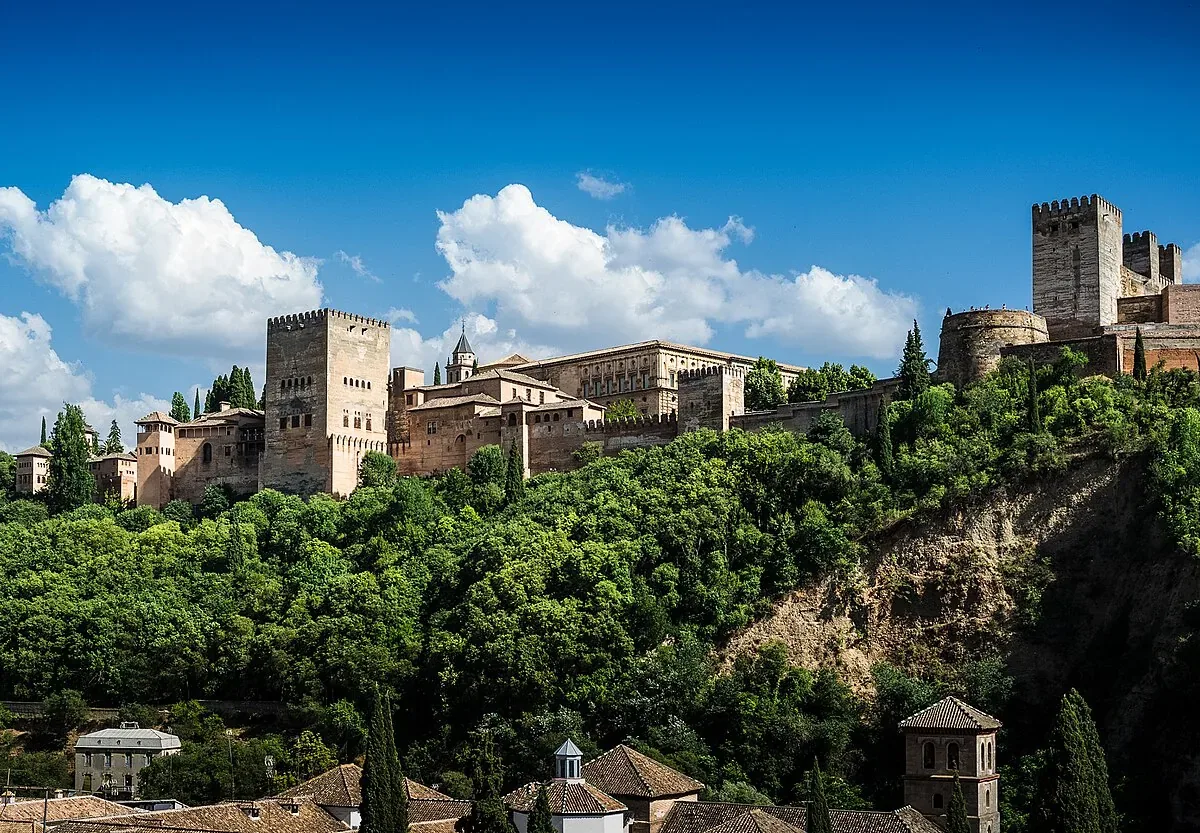 The Alhambra and its hillside seen from the Albaicín, showing Granada’s terrain